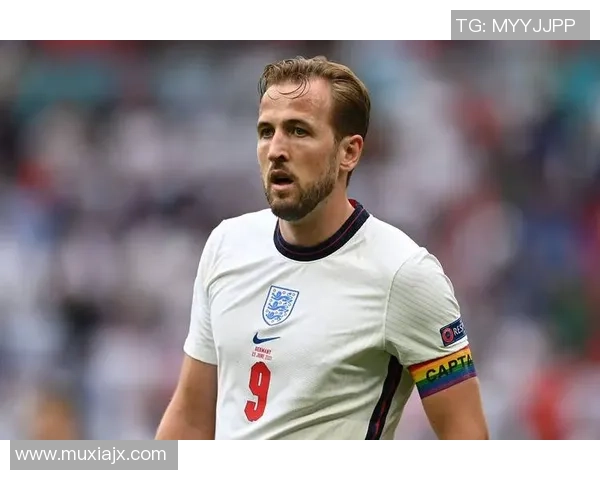 足坛前锋巨星的进攻艺术与团队核心价值深度解读